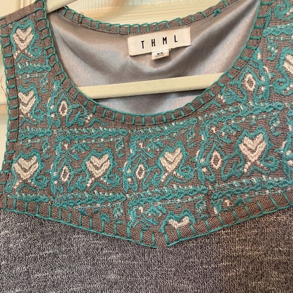 Boutique Sleeveless dress - Picture 3 of 3